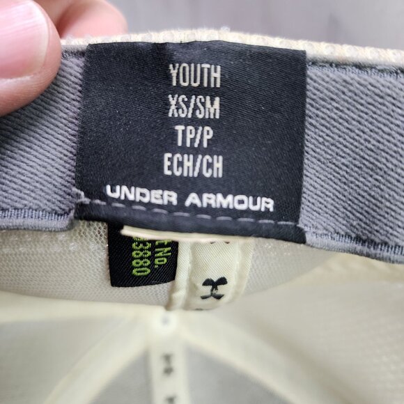 Under Armour Hat Cap Youth Kids Boys Size XS/SM Mesh Gray White Stretch Fit - Picture 6 of 6
